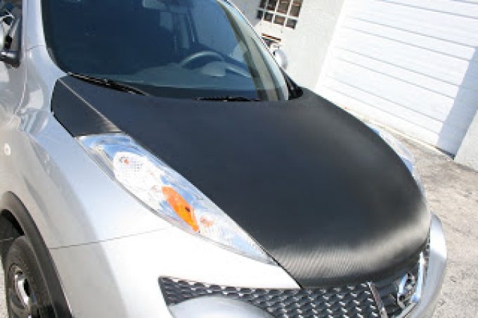 Nissan Juke 3M Carbon Fiber Vinyl Hood & Roof Wrap. Carbon Fiber Vinyl Wrappping by 3M CERTIFIED Car Wrap Solutions in Fort Lauderdale, Florida.