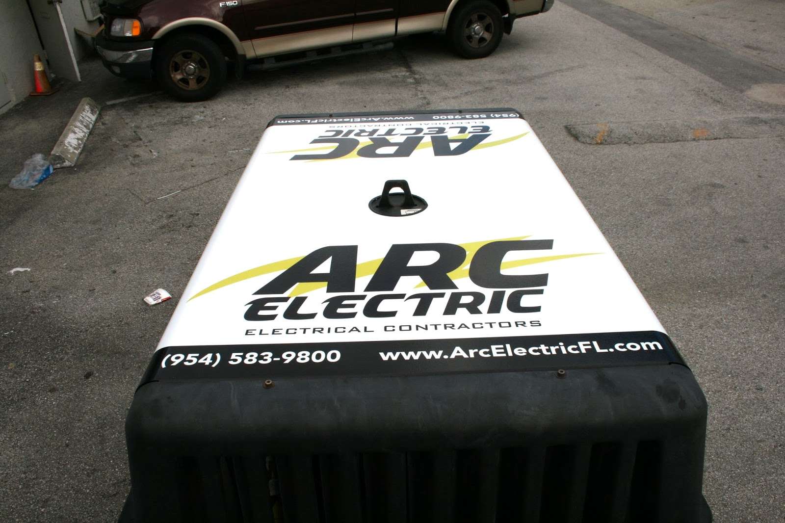 Vinyl Wrapped Mobile Electric Generator Davie Florida | Arc Electric